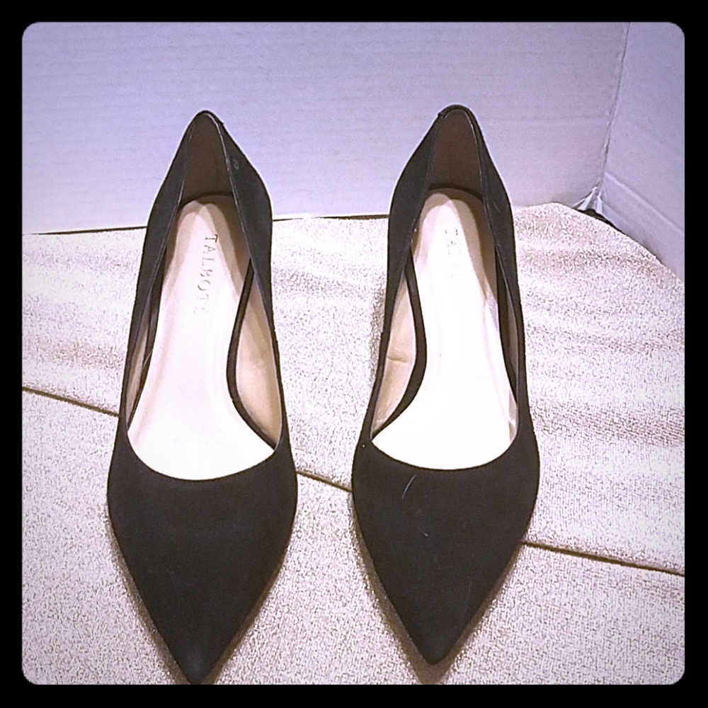S/7.5 Talbot's black pumps